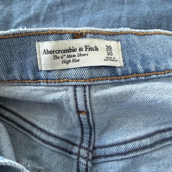 Abercrombie & Fitch The 4” Mom Short Size 30 - Picture 2 of 7